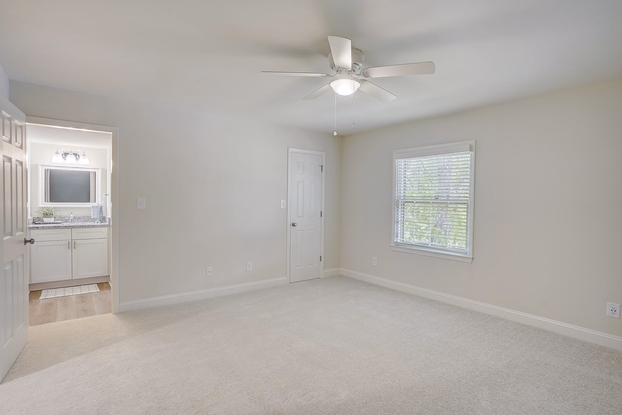 bedroom at Strawberry Hill Apartments