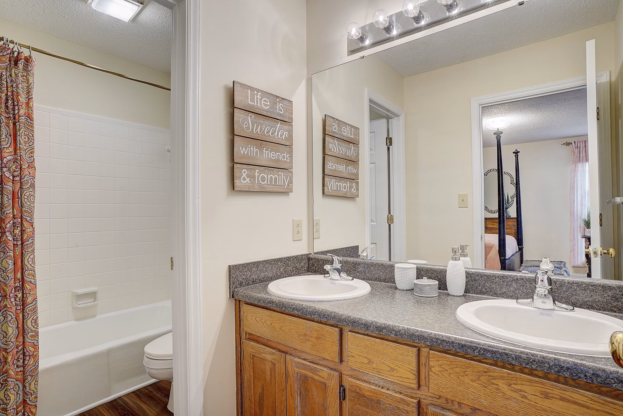 bathroom at Strawberry Hill Apartments