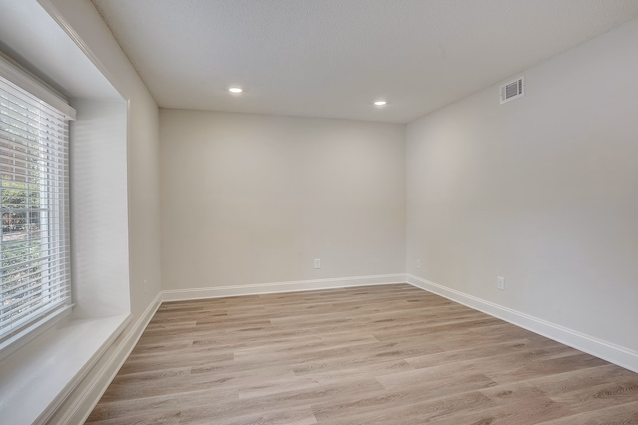 living room at Strawberry Hill Apartments