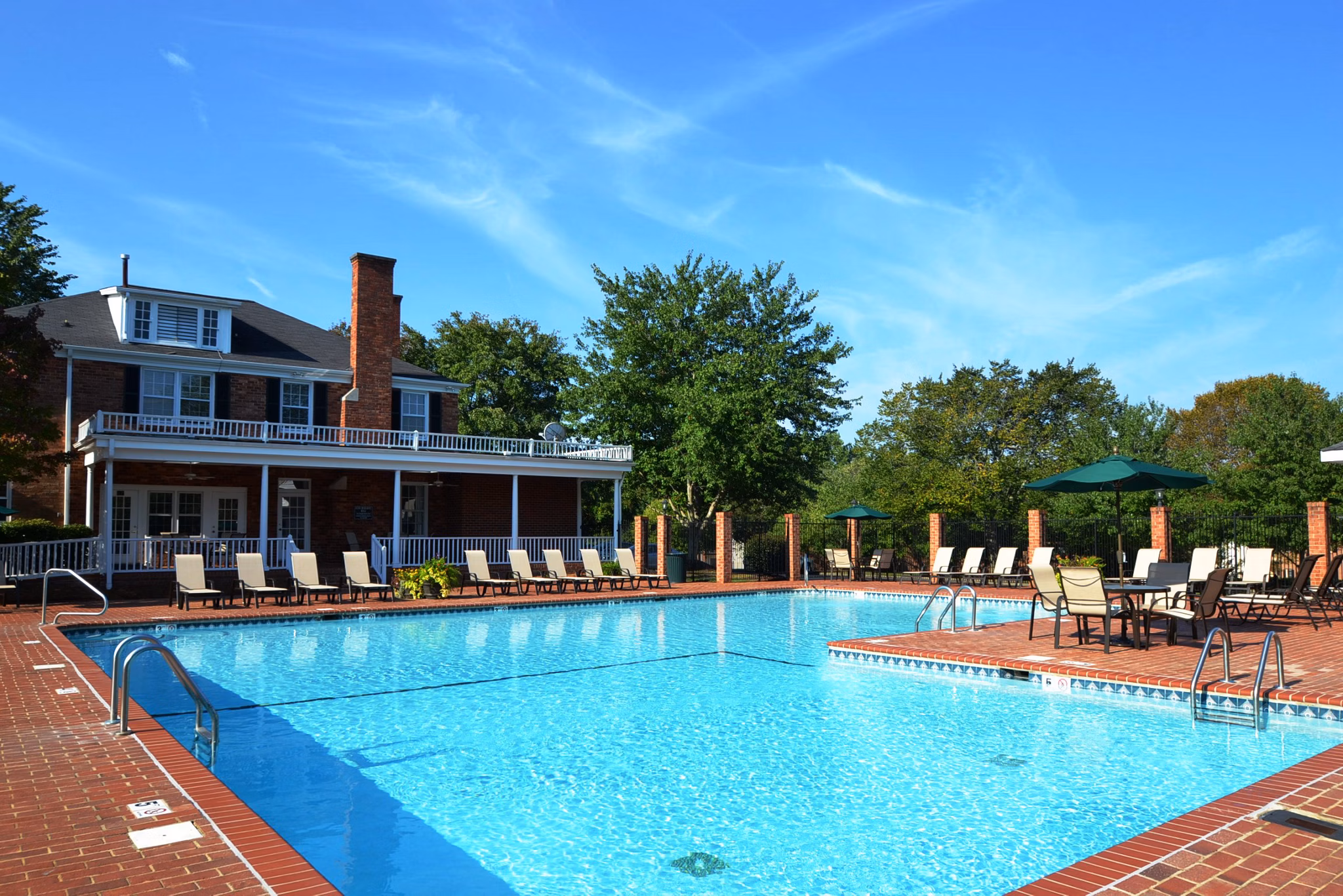 pool at Strawberry Hill Apartments