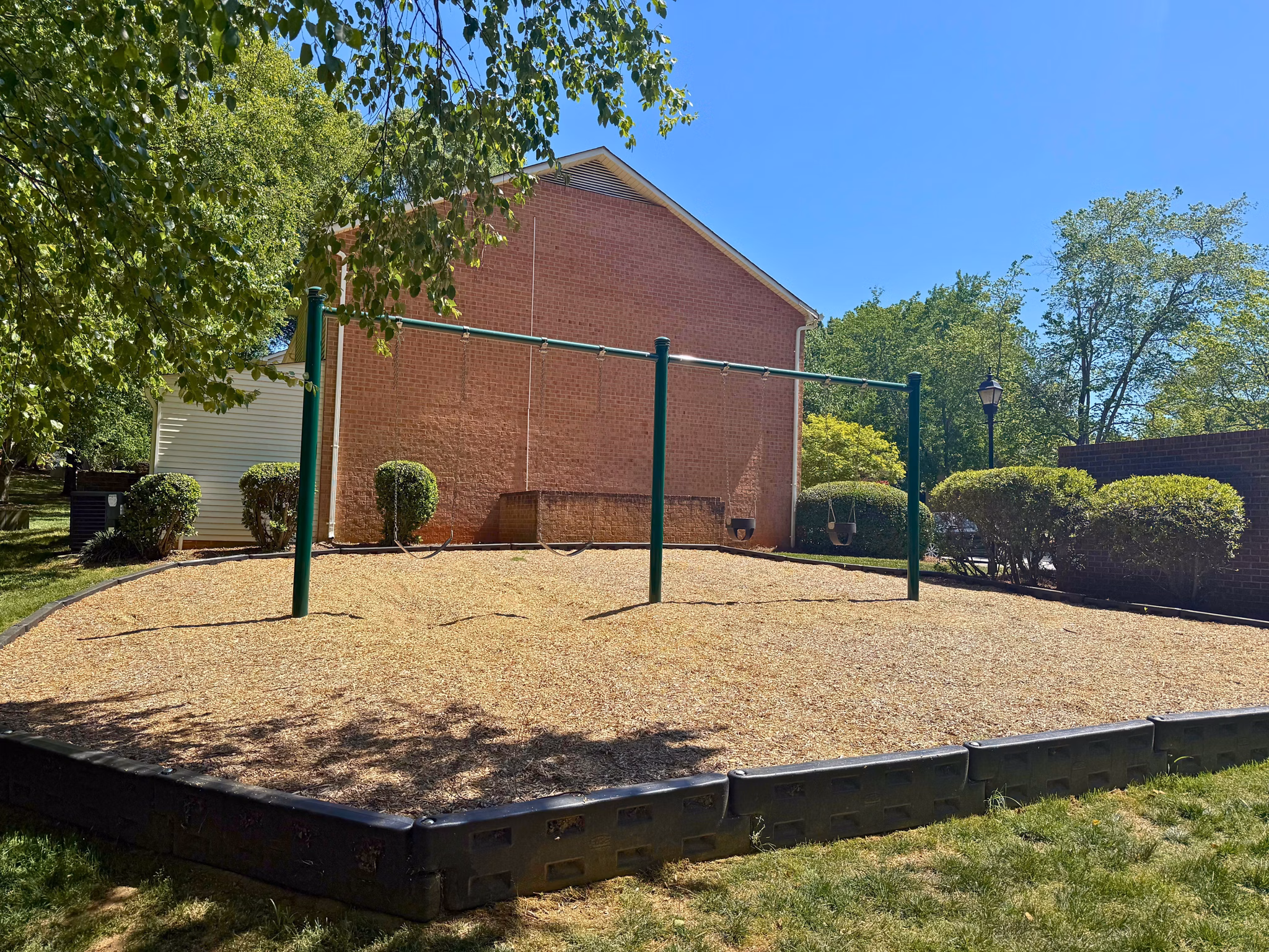 sport court at Strawberry Hill Apartments
