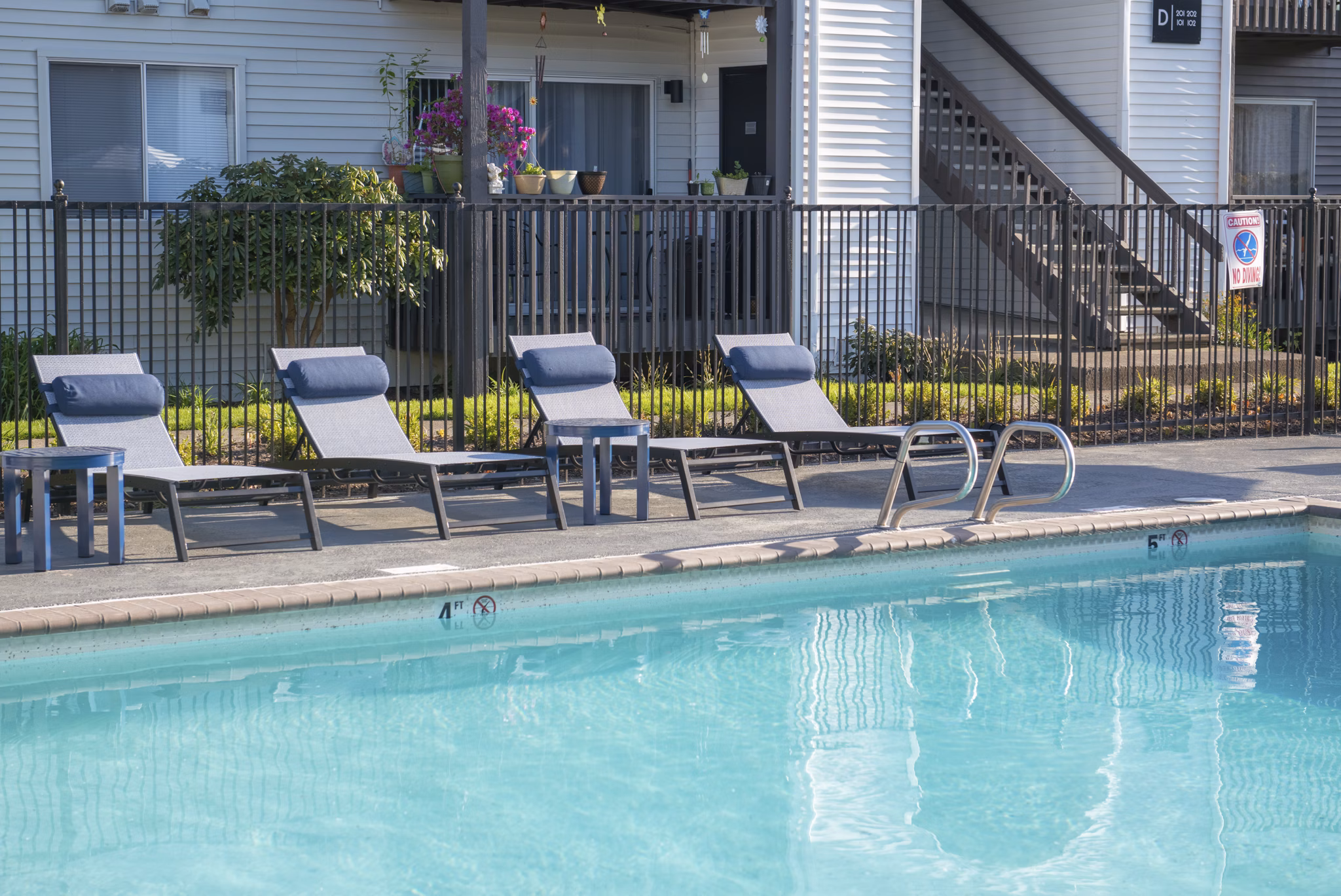 Pool at Parx at Everett Apartments