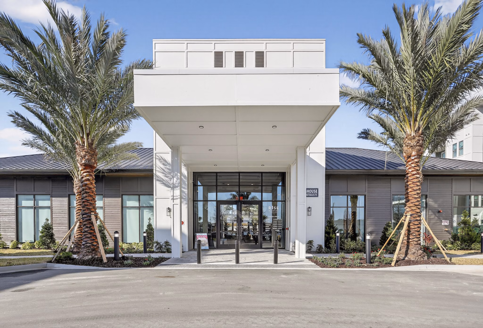 exterior at Rise at Glen Kernan Park Apartments 