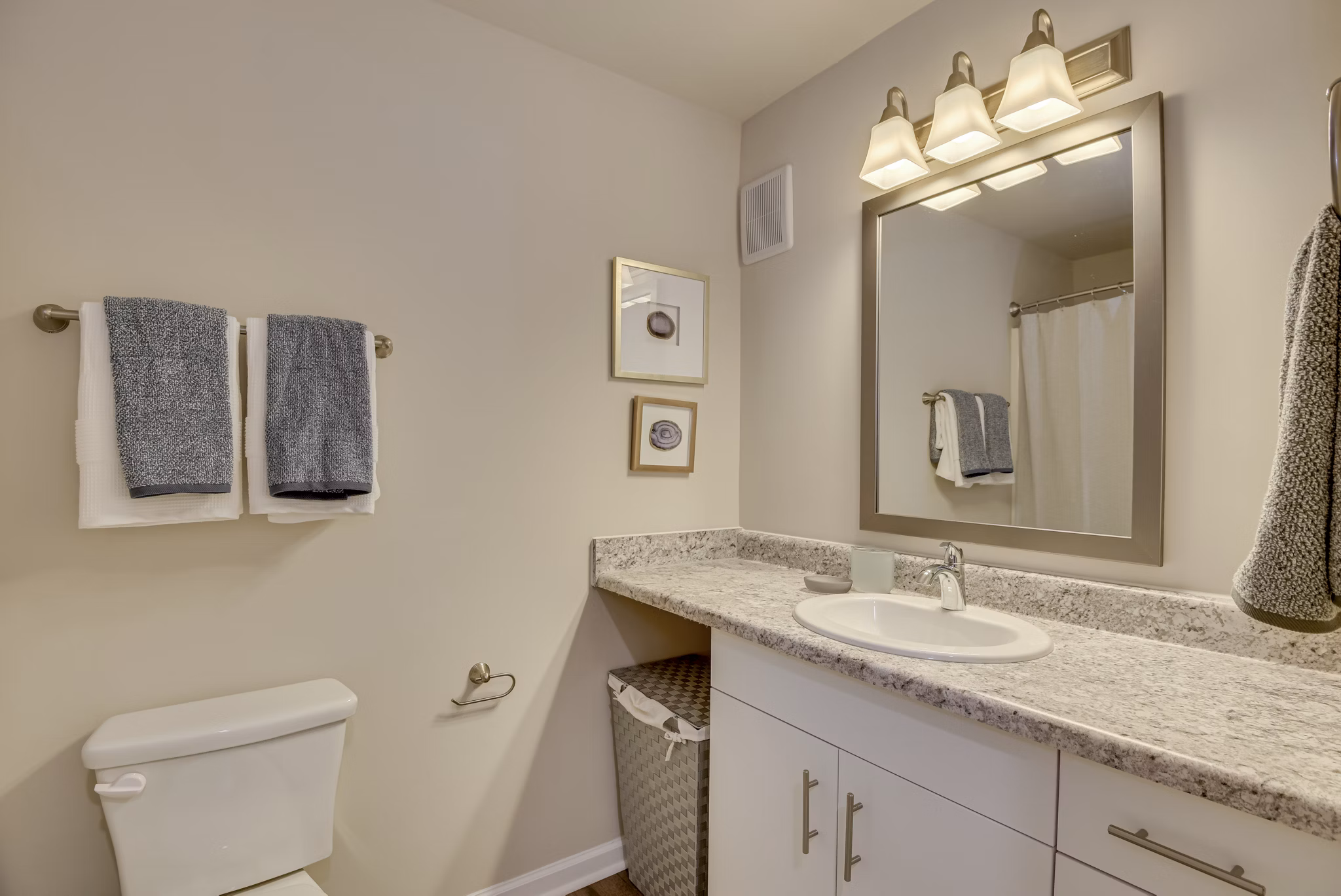 bathroom at MacArthur Park Apartments 