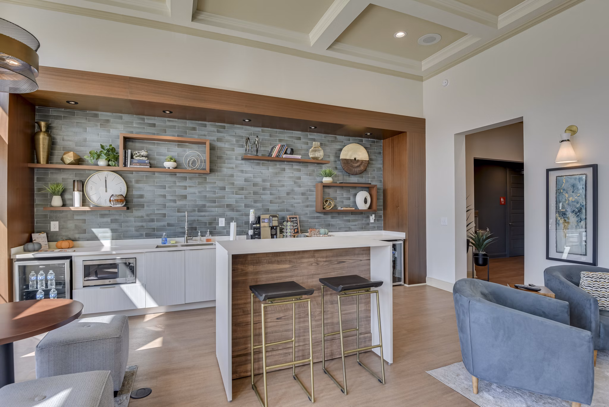 clubhouse at MacArthur Park Apartments 