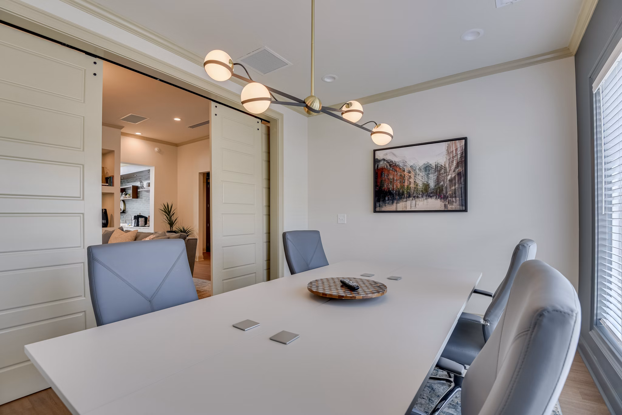 clubhouse at MacArthur Park Apartments 