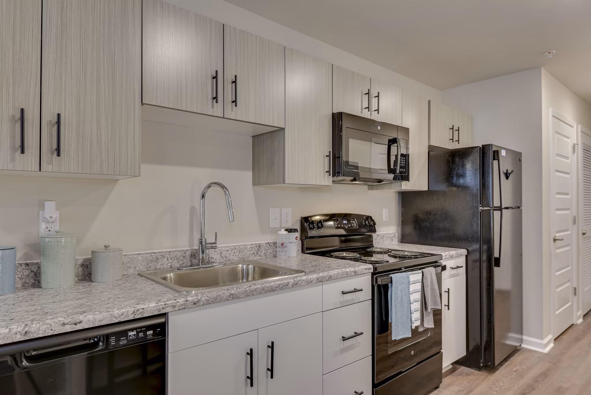 kitchen at MacArthur Park Apartments 