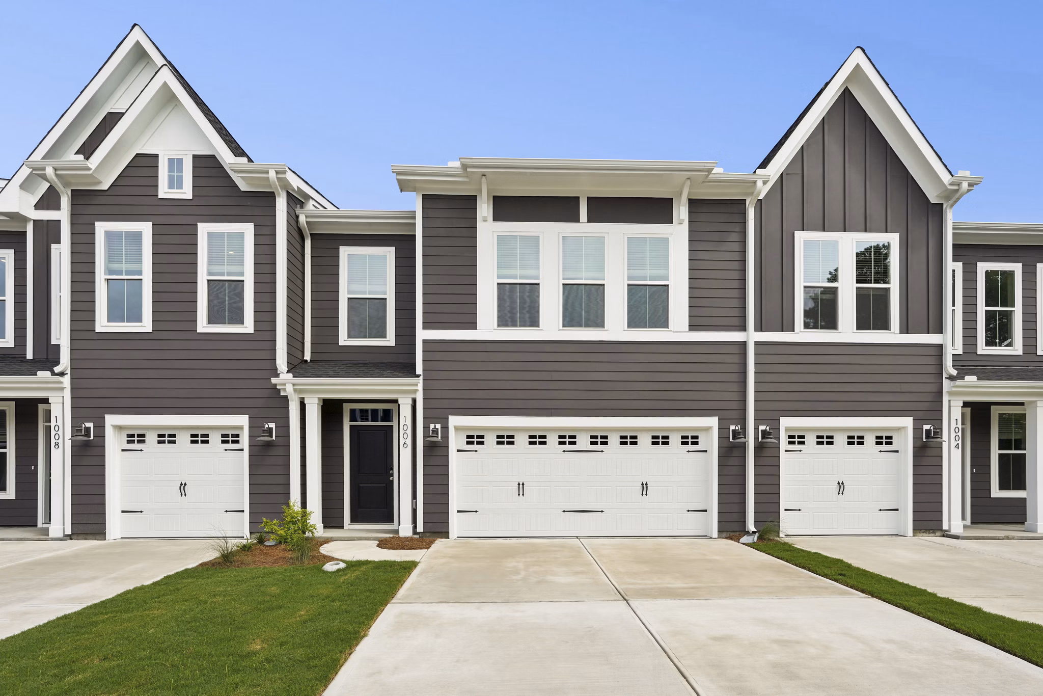 Building/Exterior at Aeris at Avenue One Apartments