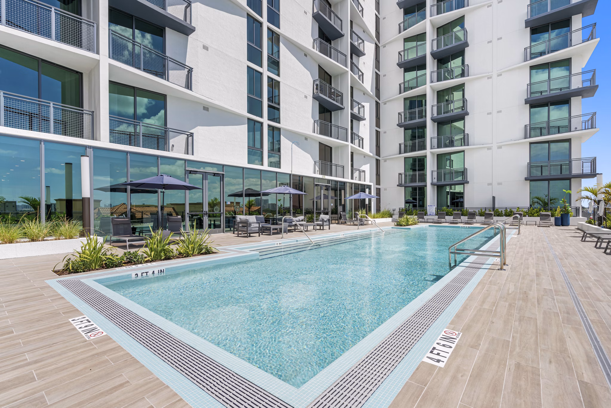 Pool at Nine Hollywood Apartments