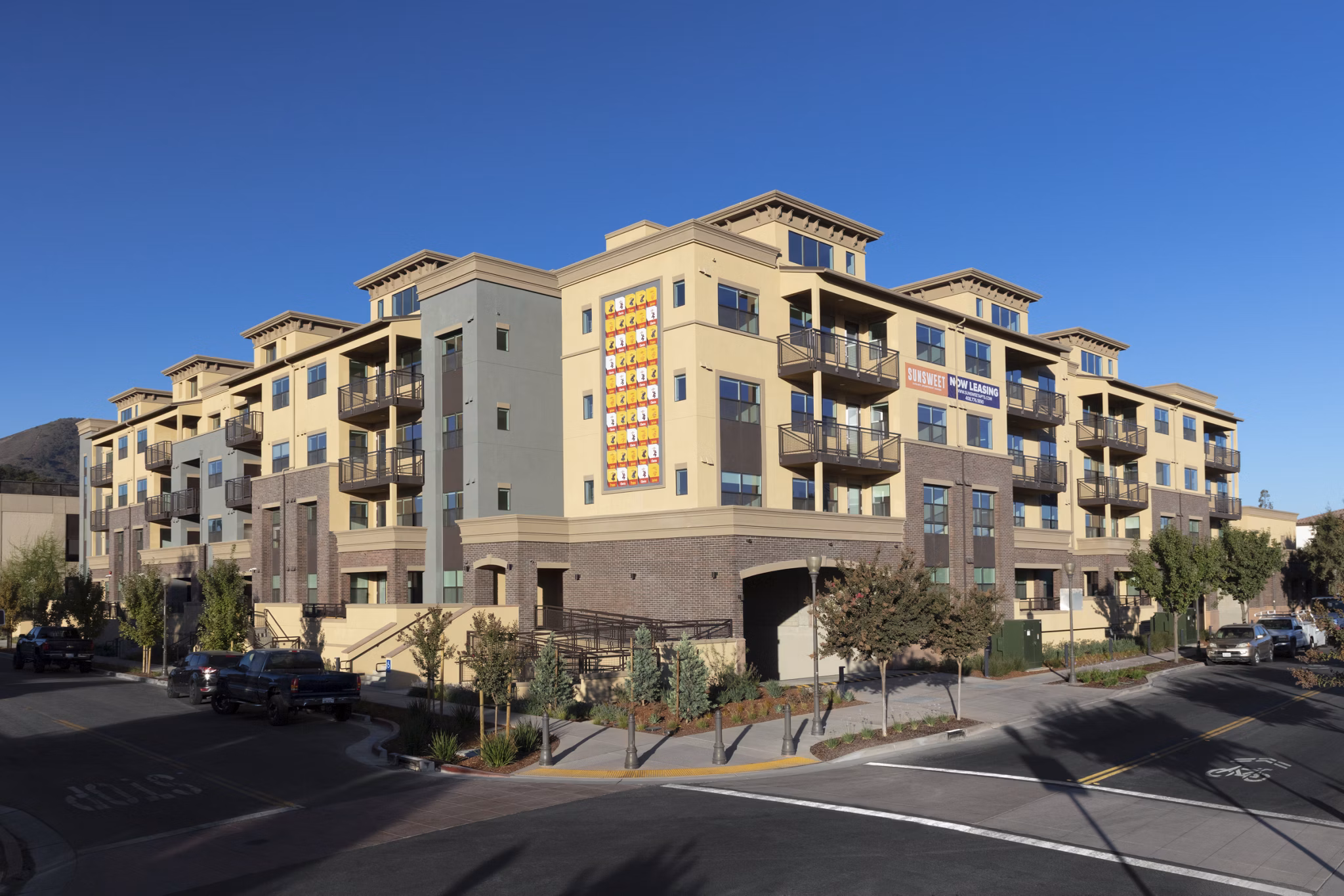 Building/Exterior at Sunsweet Apartments