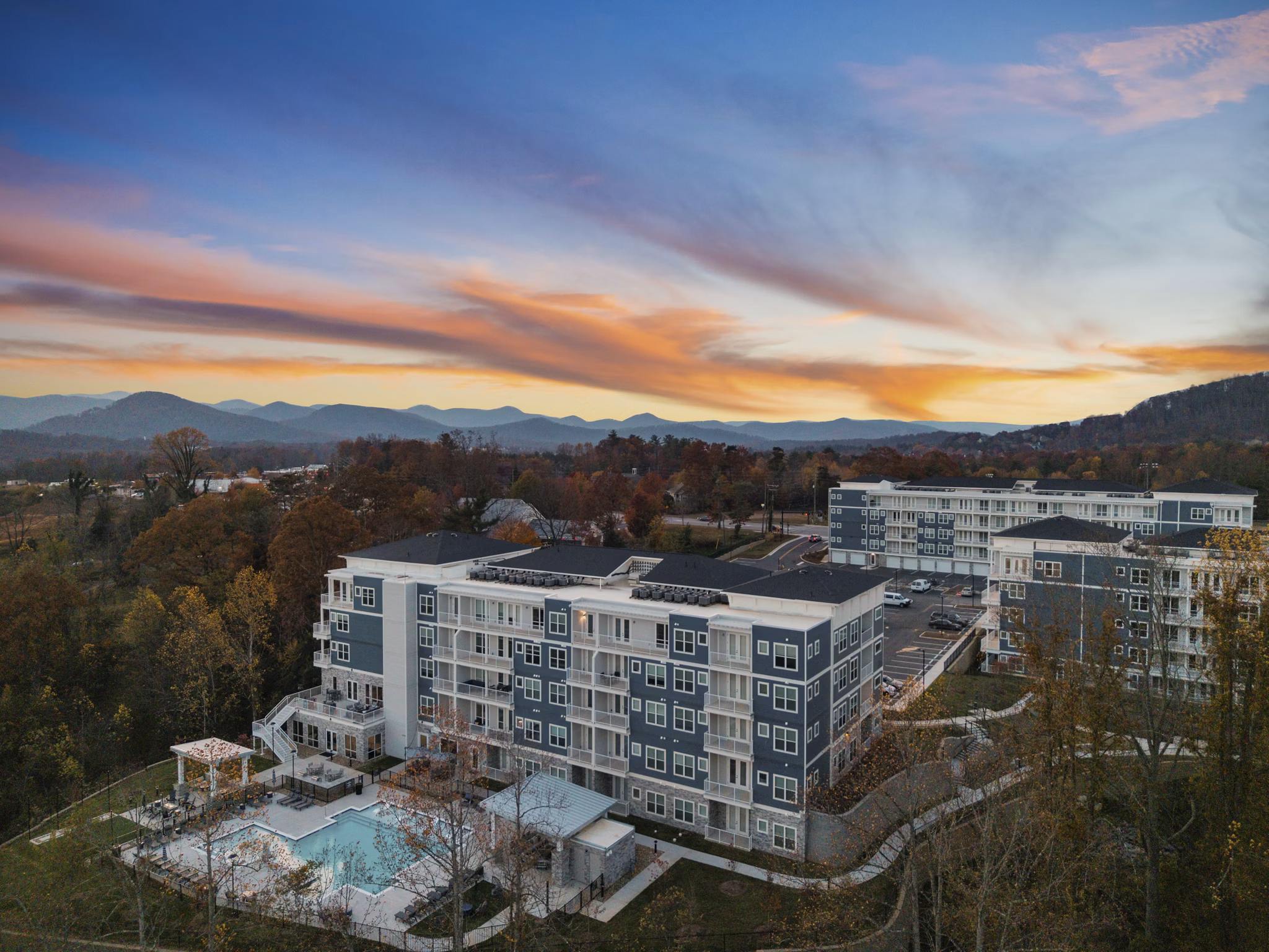 Building/Exterior at Venture at Lake Julian Apartments