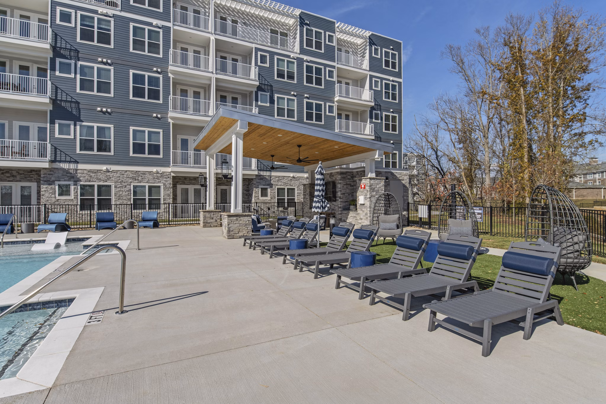 Pool at Venture at Lake Julian Apartments