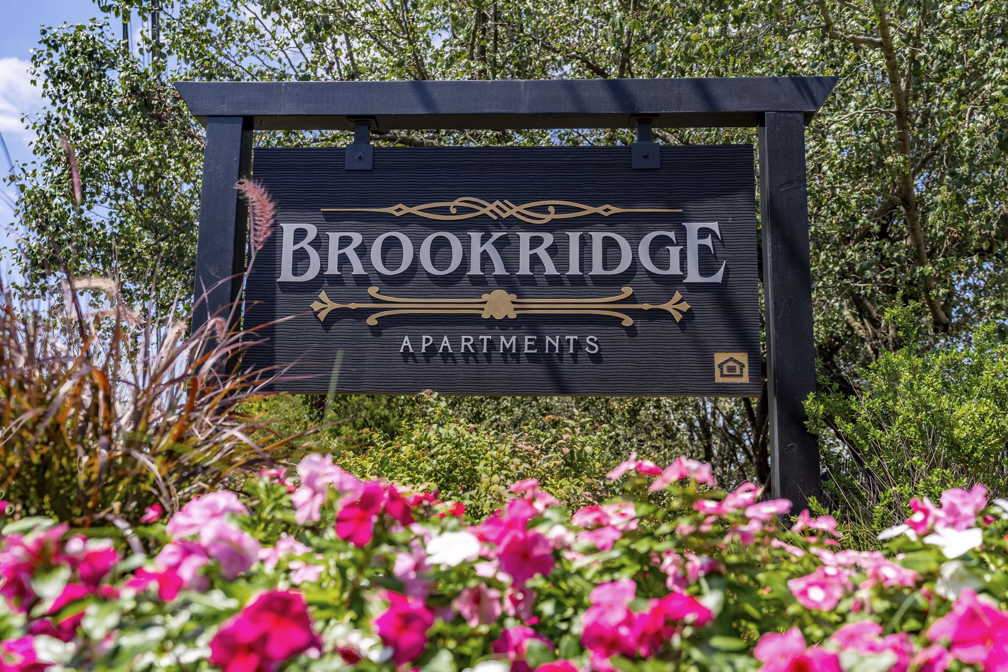 Building/Exterior at Brookridge Apartments