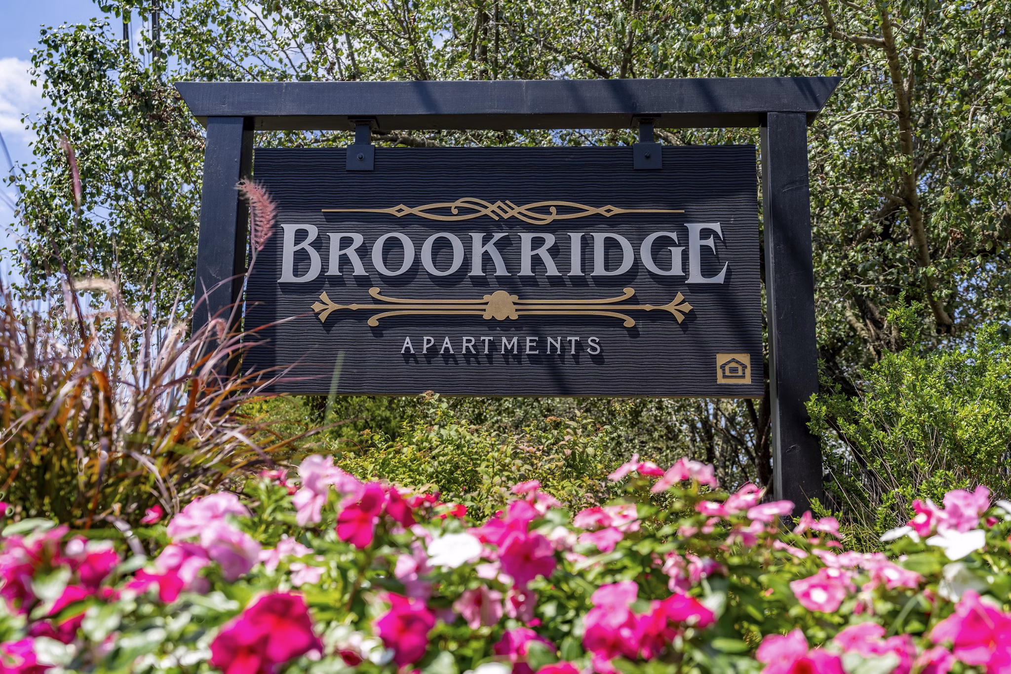 Building/Exterior at Brookridge Apartments