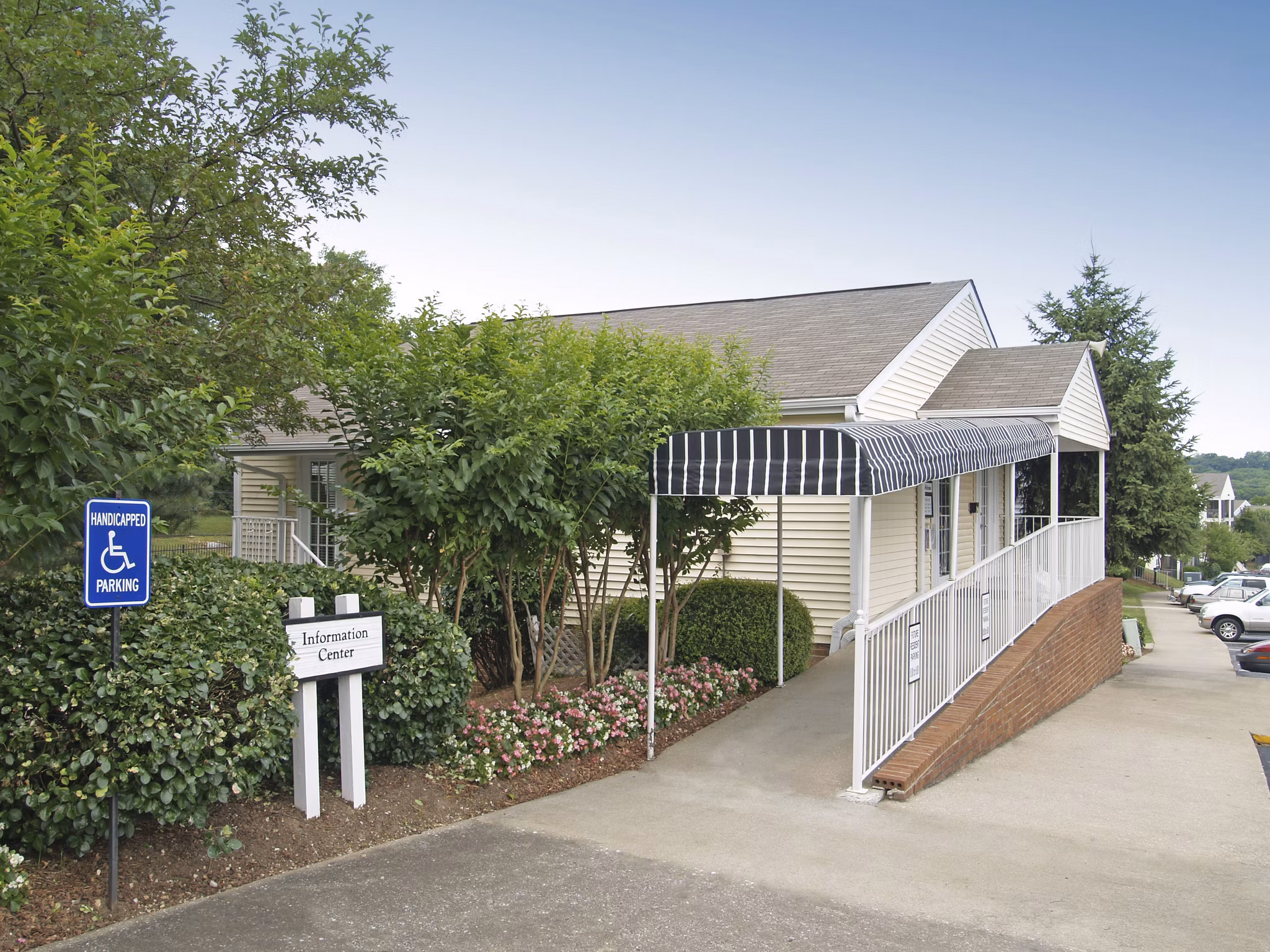 Building/Exterior at Brookridge Apartments