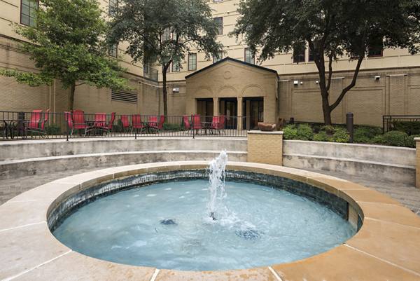 courtyard at GrandMarc at Westberry Place Apartments