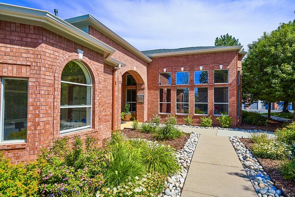 leasing office/clubhouse at Monte Vista Apartments