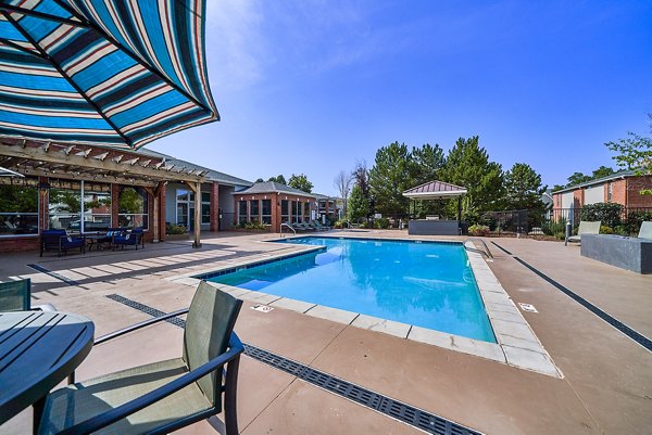 pool at Monte Vista Apartments