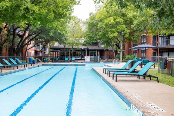 pool at Hardrock Canyon Apartments