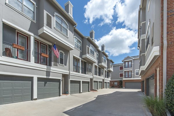 exterior at Manchester State Thomas Apartments