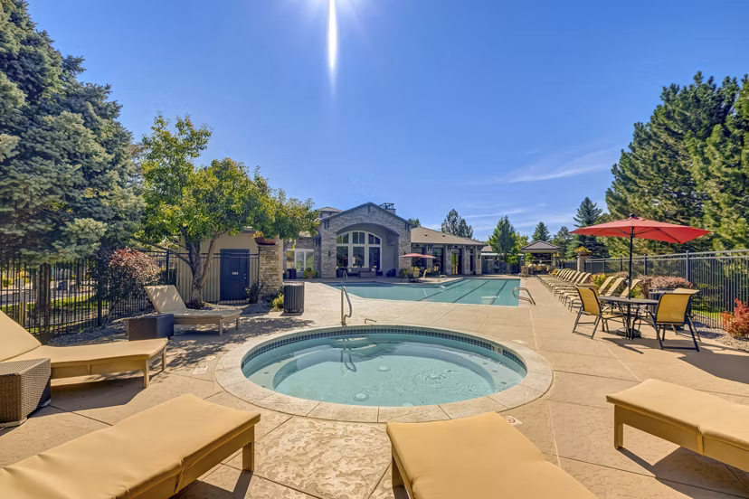 pool at Creekside at Highlands Ranch Apartments