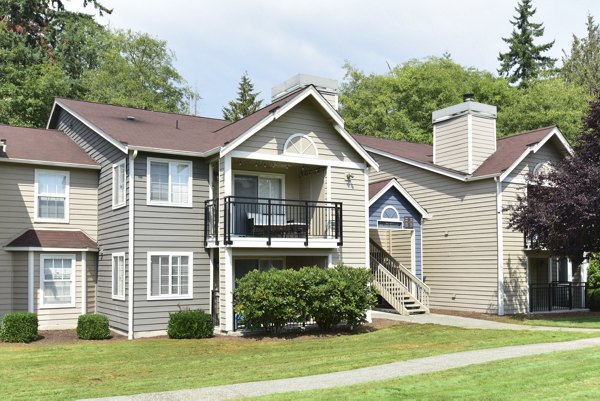 exterior at Bay Court at Harbour Pointe Apartments