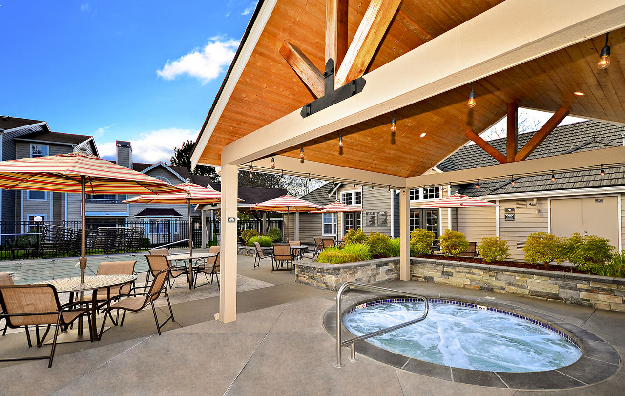 Pool at Bay Court At Harbour Pointe Apartments (2 of 6)