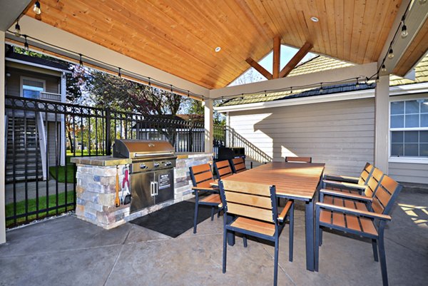 grill area at Bay Court at Harbour Pointe Apartments
