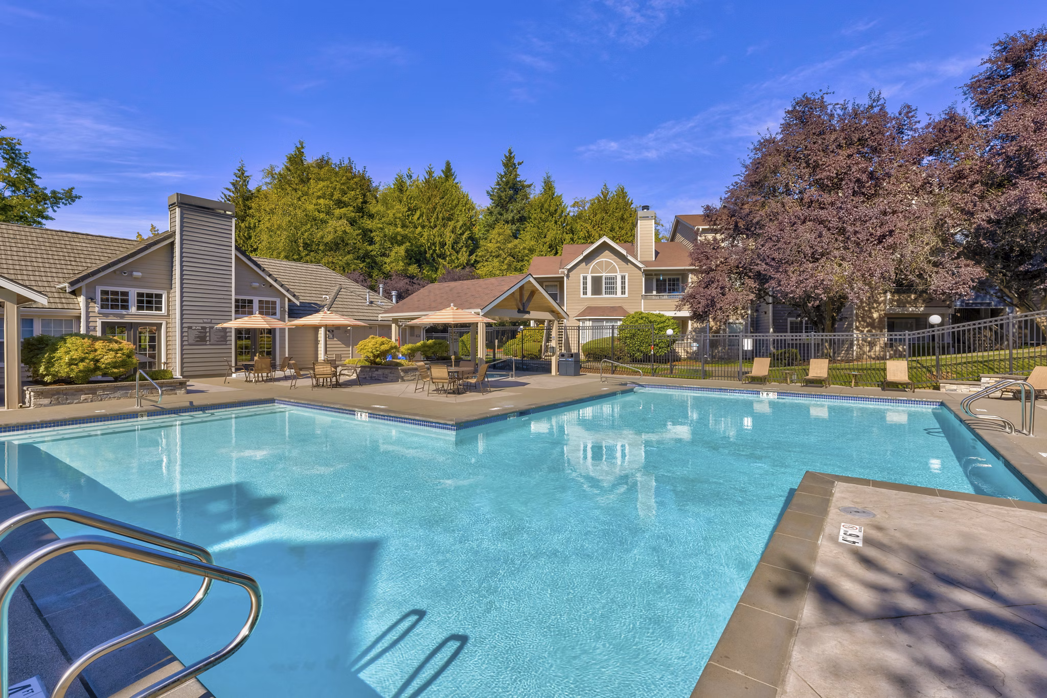 pool at Bay Court at Harbour Pointe Apartments