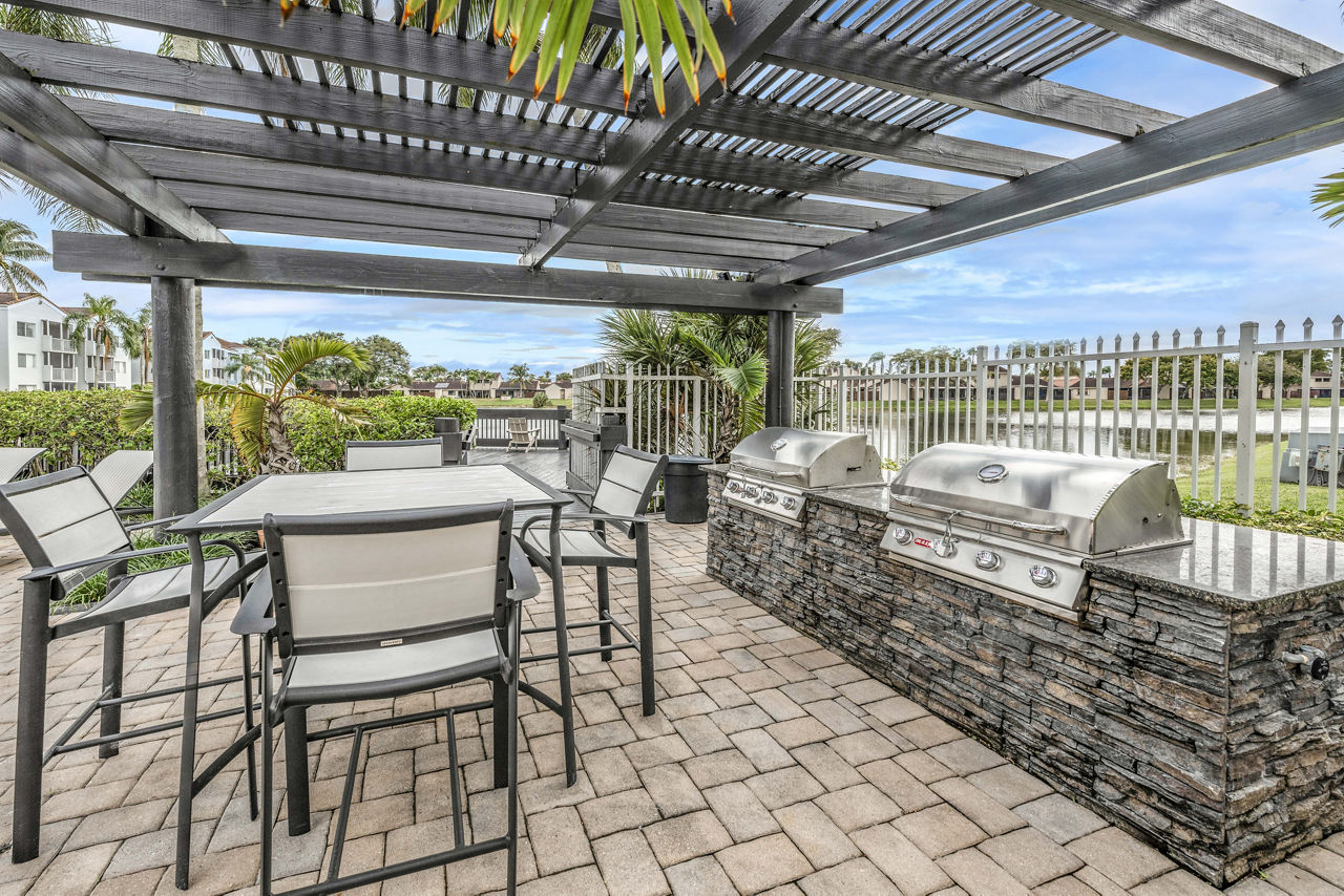 Grill area at Avana At The Moors