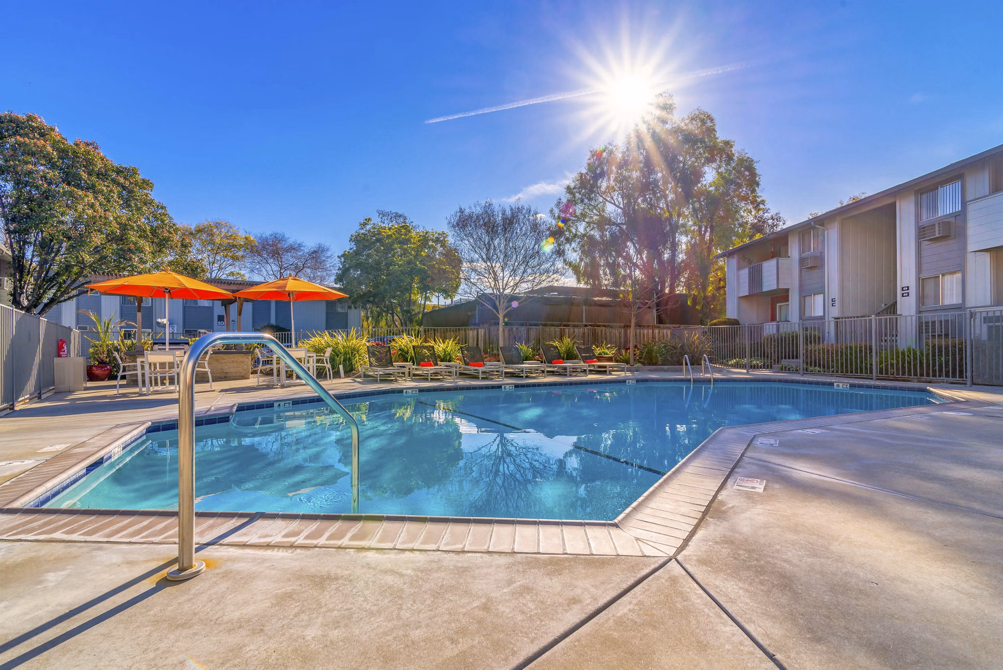 pool at Sunnyvale Crossings Apartments