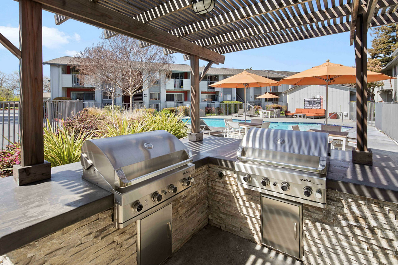 Grill area at The Crossings Apartments (1 of 2)