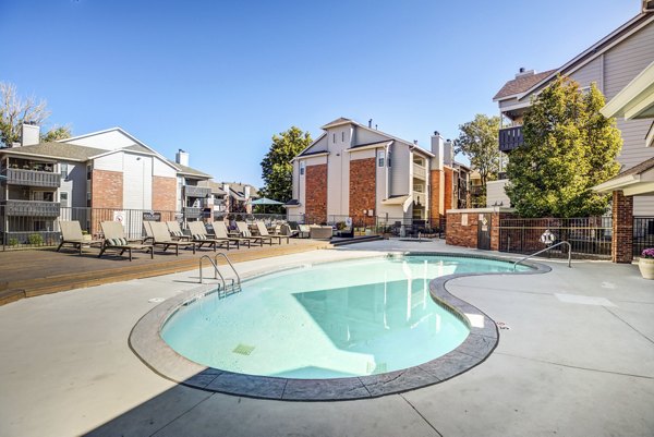 pool at Stratford Station Apartments