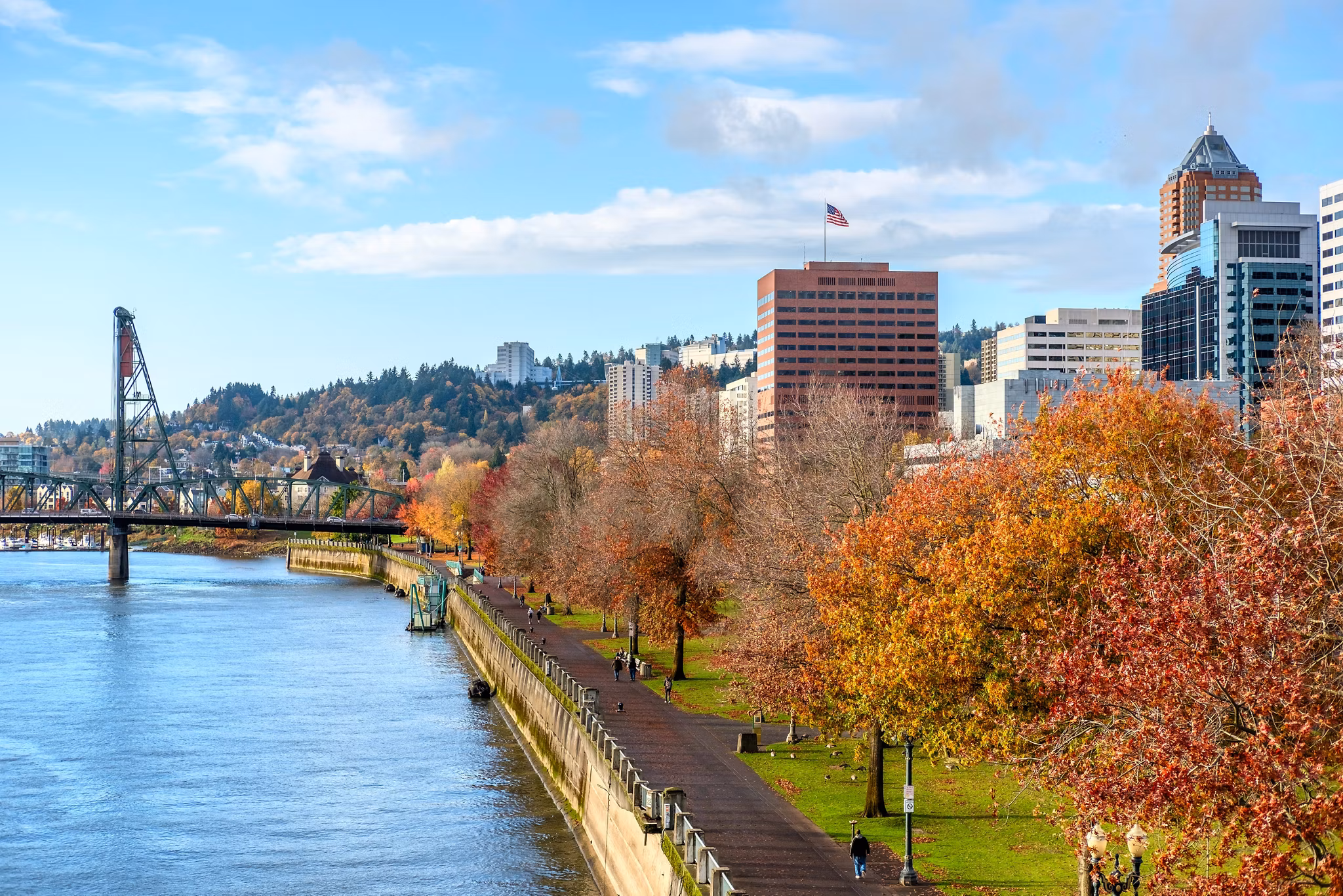 Portland city skyline at autumn, Oregon, USA.