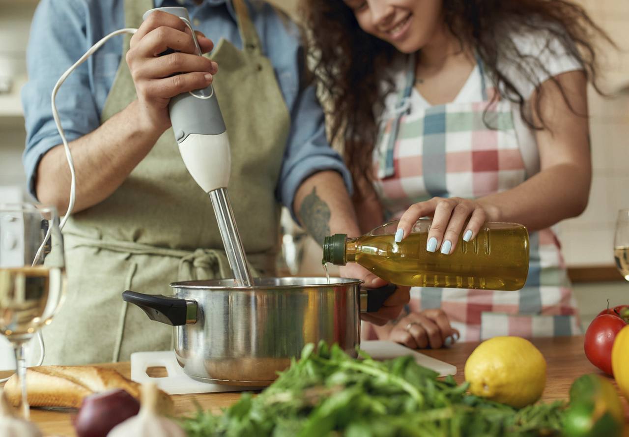 https://s7d9.scene7.com/is/image/greystarprod/blog-web-2023-may-must-have-gadgets-immersion-blender?qlt=72