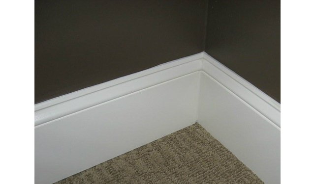 apartment and home cleaning tips - baseboards