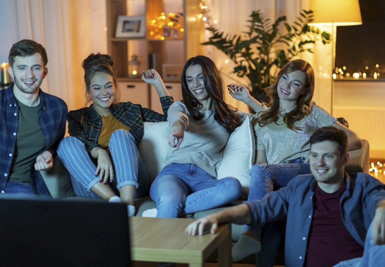 Your Apartment and Living Situations as Defined by Your Favorite Sitcom ...