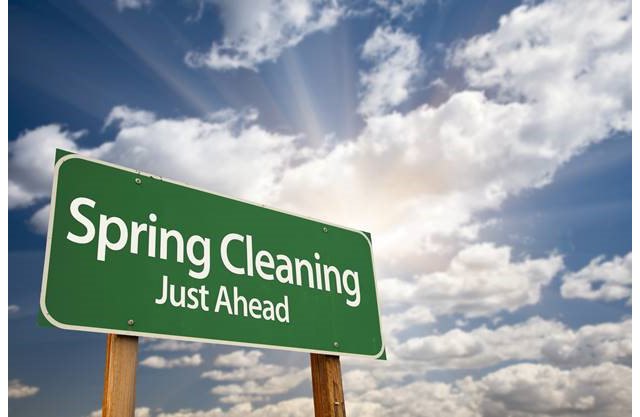 Living Green Spring Cleaning Sign