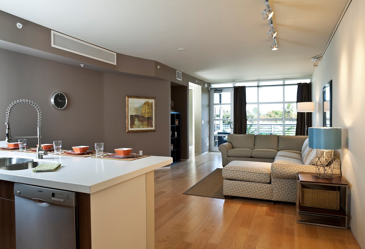 Naples Condo Living Room and Kitchen