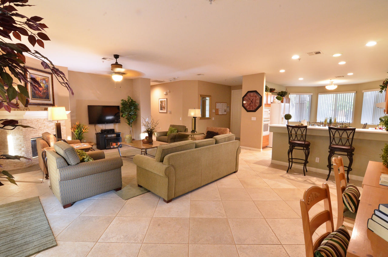 Betty Ford Center in Rancho Mirage living room