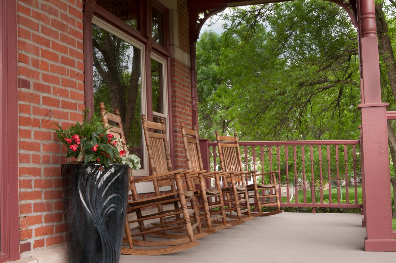 St. Paul Fellowship Manor, Porch