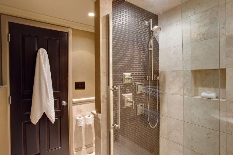 a deluxe room bathroom