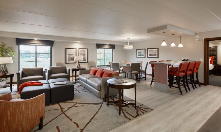 the living space in the Horizon Suite