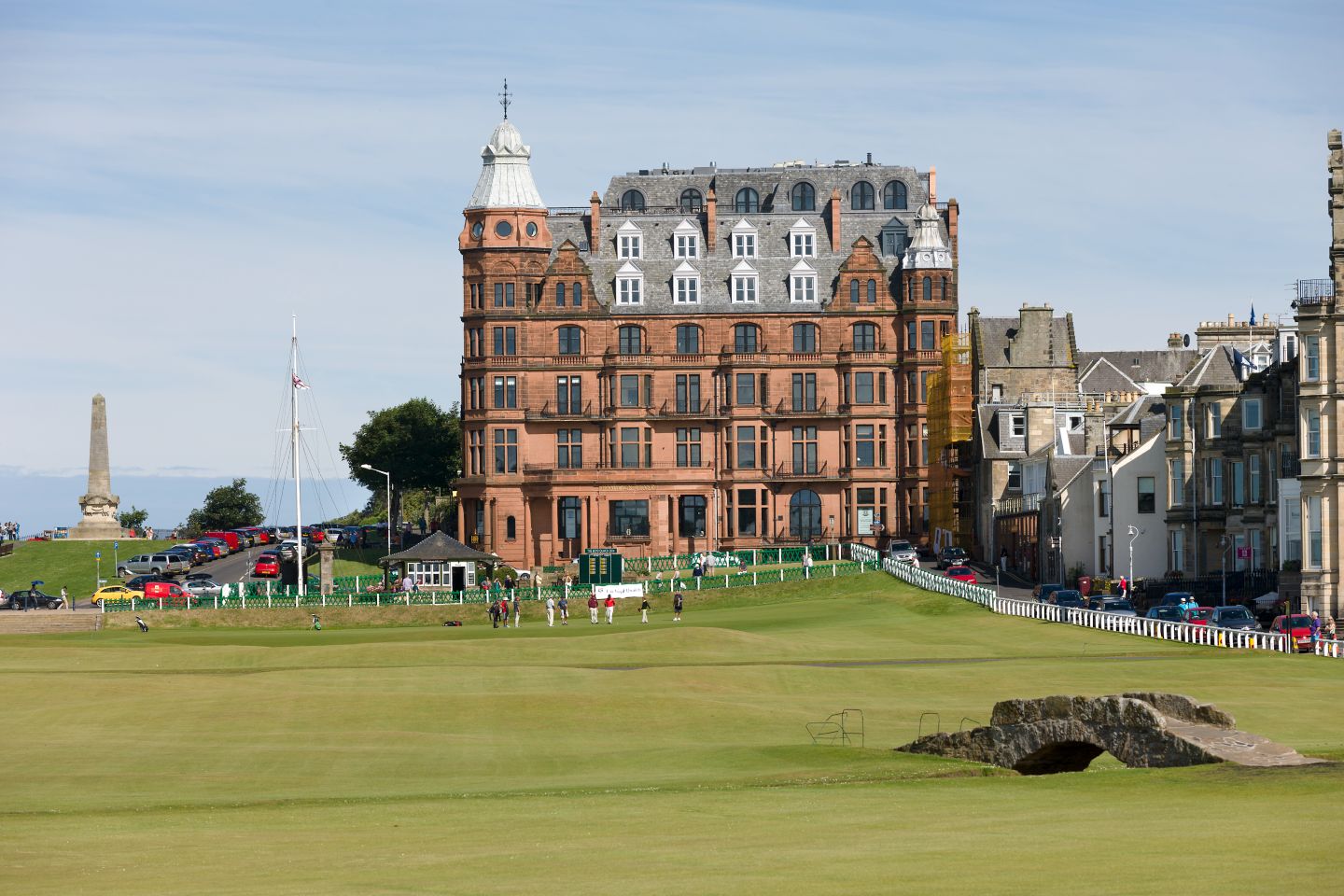the 17th green and fairway with Hamilton Grand's exterior in the background