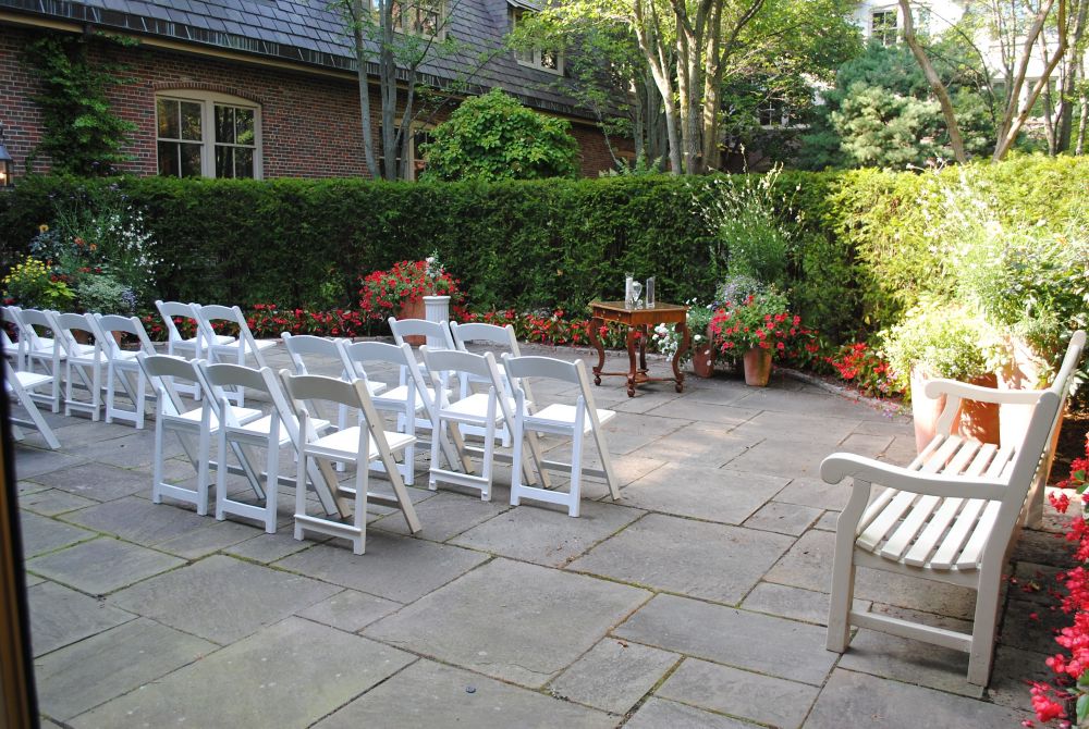 Founder's Room Courtyard at The American Club