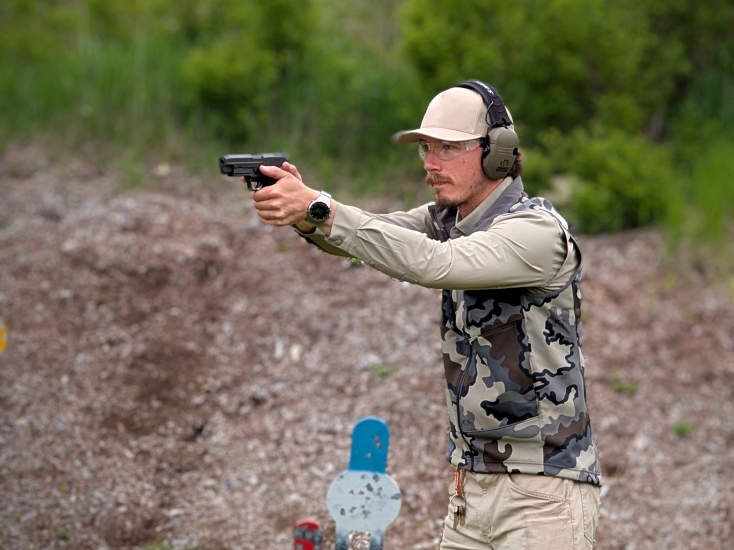 pistol shooting