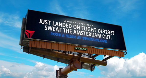 Delta flight information on a Lamar Digital Billboard