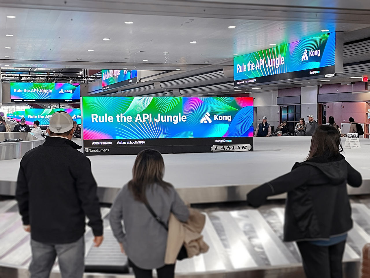 LAS_Baggage Carousel Digital Network _ Spectacular Digital Netowork