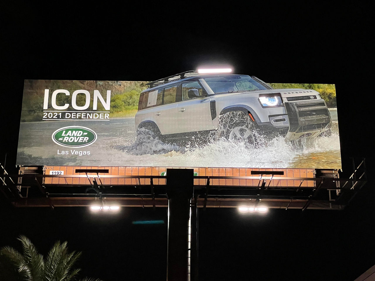 Las Vegas_Bulletin_Landrover