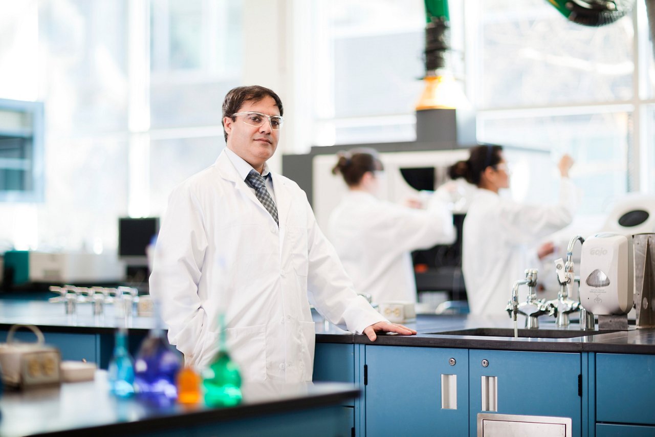 Dr Haneef Mian working in a lab.